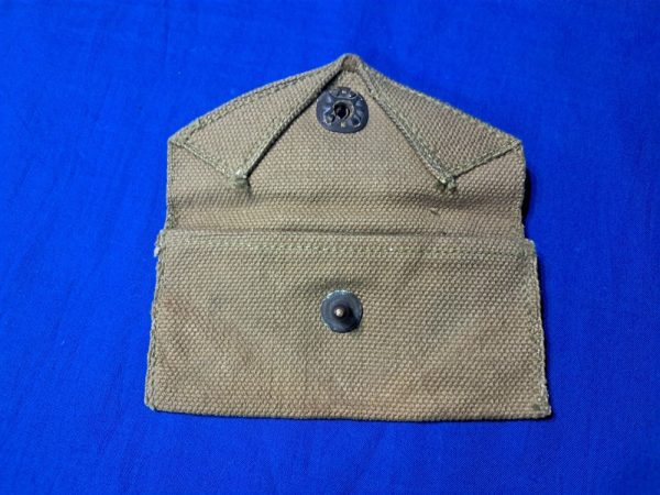world-war-two-nasco-1st-aid-bandage-carrier-for-web-belt-canvas-dated-1940