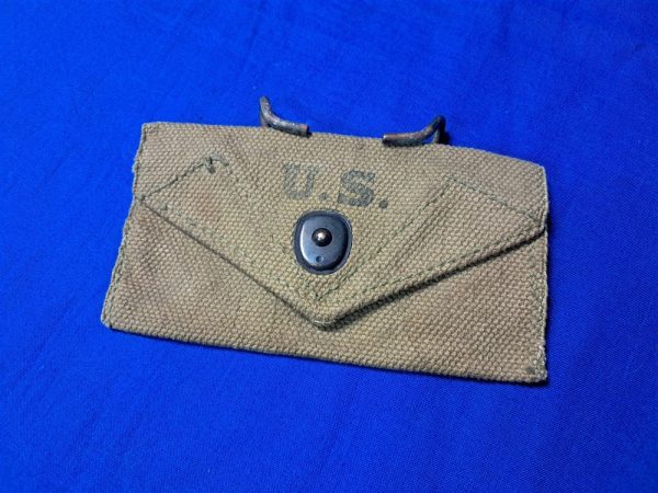 world-war-two-nasco-1st-aid-bandage-carrier-for-web-belt-canvas-dated-1940