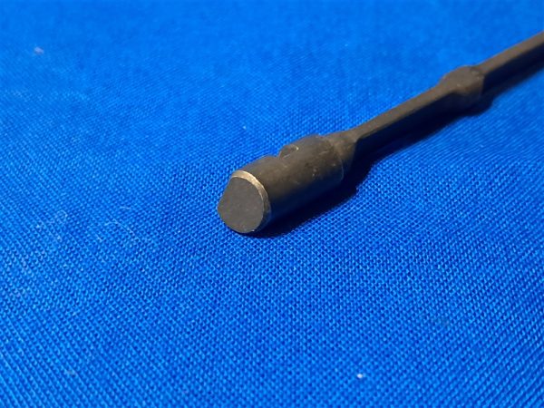 world-war-two-pistol-1911-extractor-original-colt-remington-others-new-old-stock