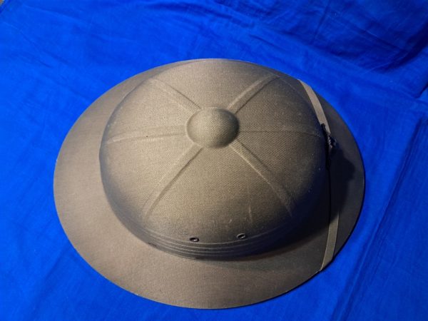 world-war-two-marine-corps-pith-helmet-mint-condition-with-strap-and-officers-eagle-globe-and-anchor-excellent