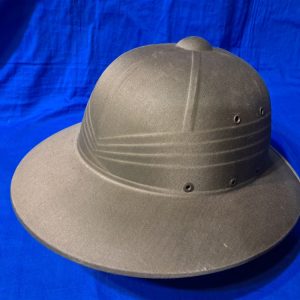 world-war-two-marine-corps-pith-helmet-mint-condition-with-strap-and-officers-eagle-globe-and-anchor-excellent