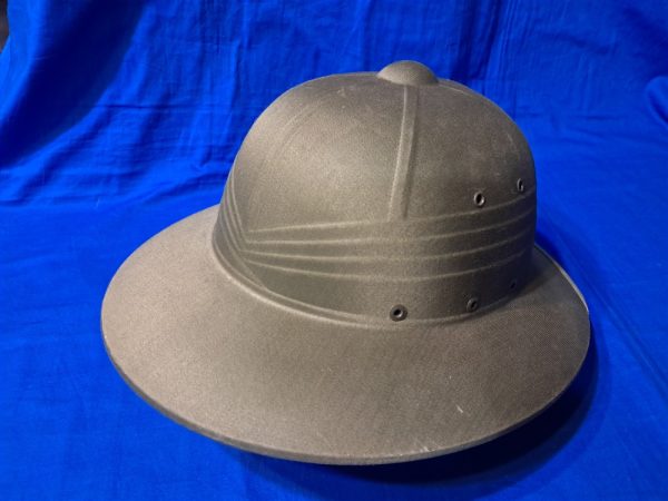 world-war-two-marine-corps-pith-helmet-mint-condition-with-strap-and-officers-eagle-globe-and-anchor-excellent