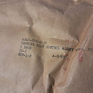 vietnam-war-gas-riot-mask-carrier-for-th-tunel-rats-in-the-field-in-combat-unissued-in-sealed-1969-dated-package