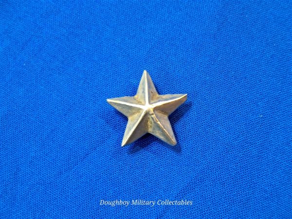 general-star-helmet world-war-two-general-helmet-insignia-brigadier-rank-screw-on-type-silver-full-size