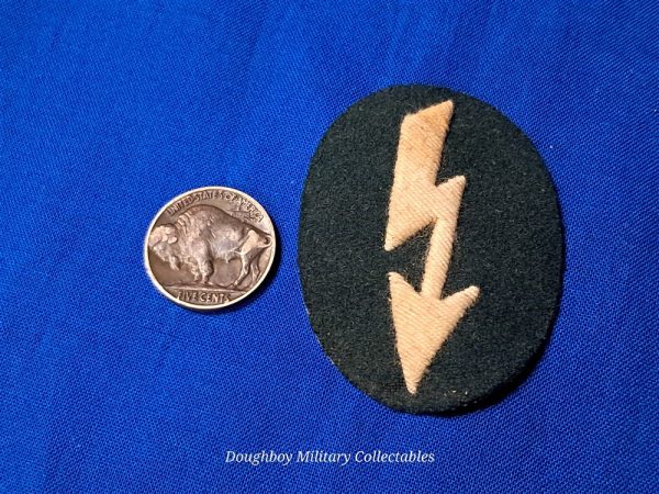german-world-war-two-signals-rating-for-infantry-in-white-on-green-felt-maker-marked