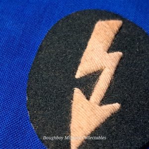 german-world-war-two-signals-rating-for-infantry-in-white-on-green-felt-maker-marked
