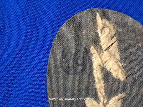 german-world-war-two-signals-rating-for-infantry-in-white-on-green-felt-maker-marked