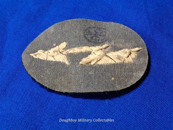 german-world-war-two-signals-rating-for-infantry-in-white-on-green-felt-maker-marked
