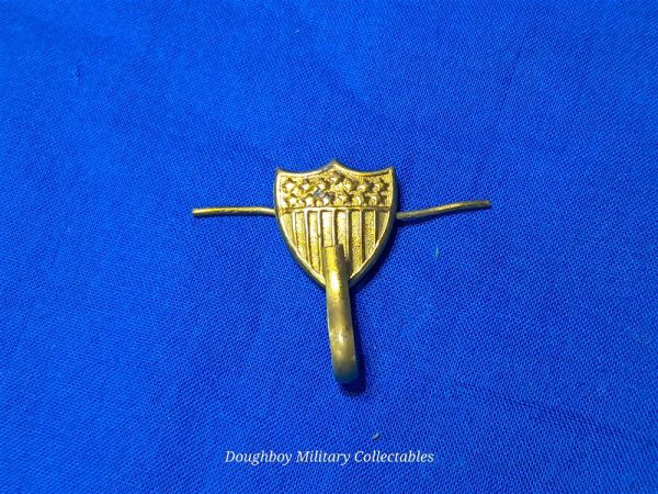 helmet-plate-hook model-1881-helmet-shield-hooks-for-the-parade-dress-enlited-and-officers-unissued-condition-with-prongs