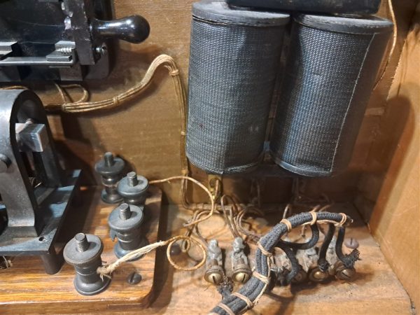 world-war-one-field-telegraph-induction-1918-dated-excellent-condition-with-carry-strap-scarce-signal-corps-equipment