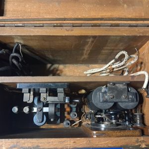 world-war-one-field-telegraph-induction-1918-dated-excellent-condition-with-carry-strap-scarce-signal-corps-equipment