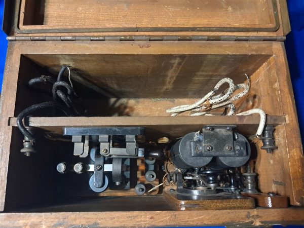 world-war-one-field-telegraph-induction-1918-dated-excellent-condition-with-carry-strap-scarce-signal-corps-equipment
