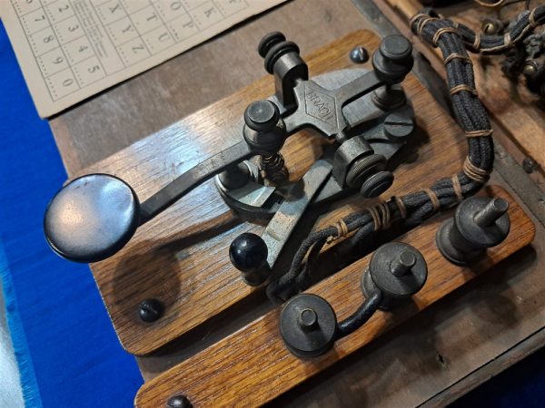 world-war-one-field-telegraph-induction-1918-dated-excellent-condition-with-carry-strap-scarce-signal-corps-equipment