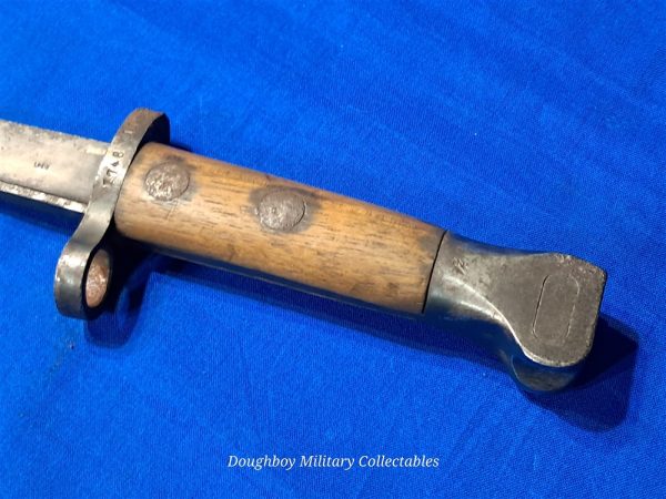 world-war-one-dutch-pattern-1895-bayonit-for-rifle-pre-war-early-with-stiffer-scabbard-all-original-tee-back