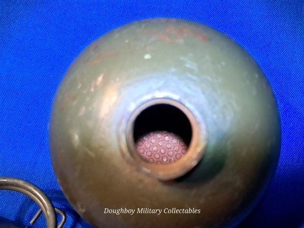 vietnam-war-era-1972-dated-67-type-hand-grenade-inert-totally-m213-fuze-no-markings-fag-body-repainted-years-ago-scarce