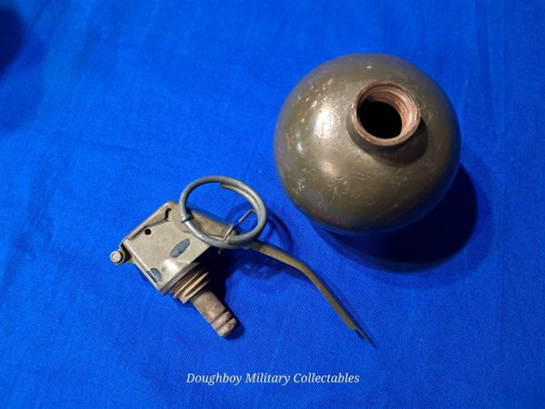 vietnam-war-era-1972-dated-67-type-hand-grenade-inert-totally-m213-fuze-no-markings-fag-body-repainted-years-ago-scarce