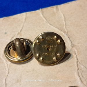 post-world-war-two-collar-disk-set-for-military-police-on-maker-card
