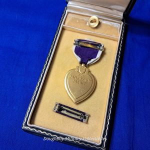 world-war-two-purple-heart-cased-medal-set-original-wrapped-broach-with-ribbon-and-lapel-device