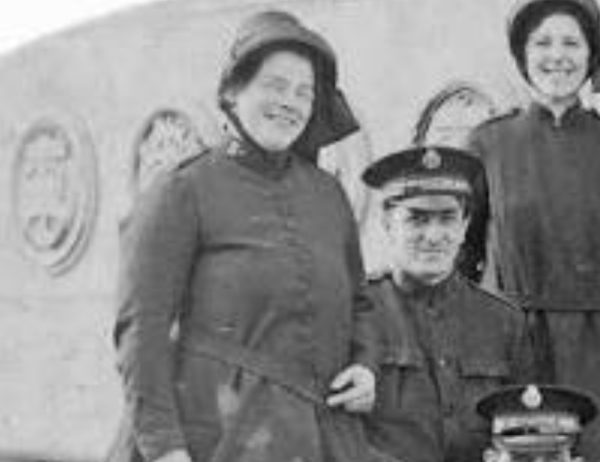 world-war-one-salvation-army-womans-girl-doughnut-lassie-dress-bonnet-with-ribbon-and-silk-stripe-made-of-mohair-excellent-condition