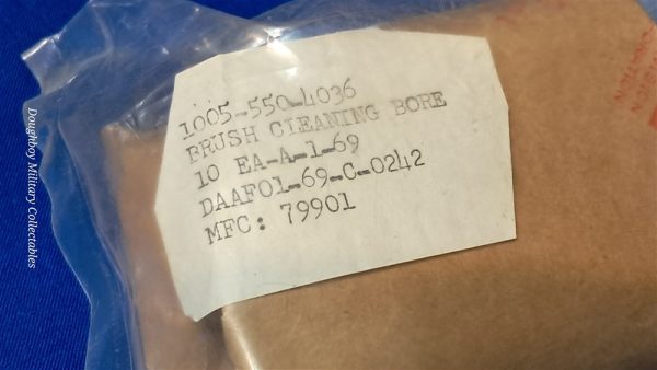 vietrnam-war-pistol-cleaning-wire-copper-brushes-in-ten-pack-sealed-1969-dated-contract-new-old-stock