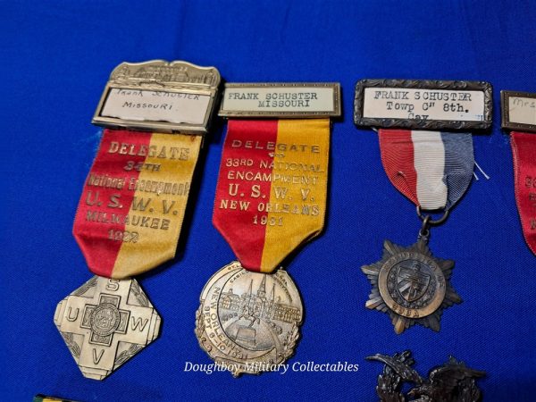spanish-american-war-era-soldier-medals-from-the-8th-cavalry-unit-from-saint-louis-missouri-reunion-and-insignia