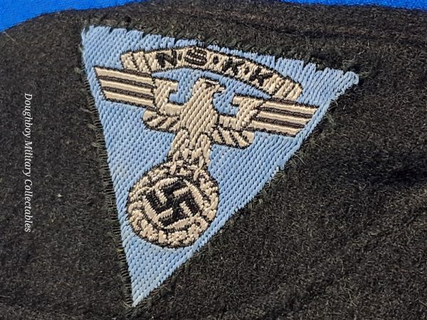 world-war-two-german-nazi-drivers-black-field-cap-with-1st-pattern-insignia-in-light-blue