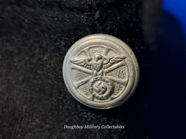 world-war-two-german-nazi-drivers-black-field-cap-with-1st-pattern-insignia-in-light-blue