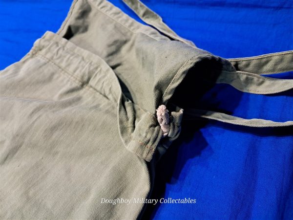 world-war-two-soldiers-red-cross-shaving-supplies-apron-with-ties-waist-herring-bone-twill-construction