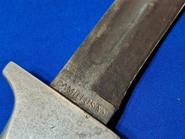 original-world-war-two-navy-sailors-fighting-knive-mark-two-theater-modifications-lucite-handle-aluminum-fittings-excellent