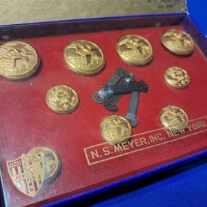 vietnam-war-era-original-set-of-buttons-for-engineer-officer-with-strap-holders-price-tag-dated-1968