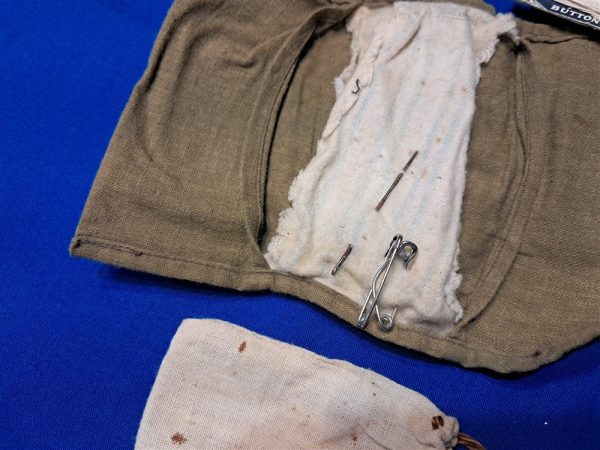 world-war-one-field-house-wife-with-most-of-the-contents-pins-buttons-thread
